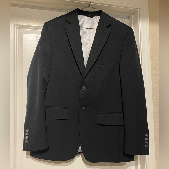 Haggar tailored fit travel performance black suit with jacket and pants - Picture 2 of 7